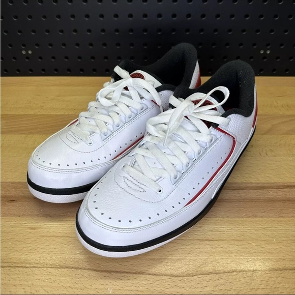 Nike Air Jordan 2 Retro Low Chicago White Red 2016 Men’s Sz 8.5 - Picture 1 of 5